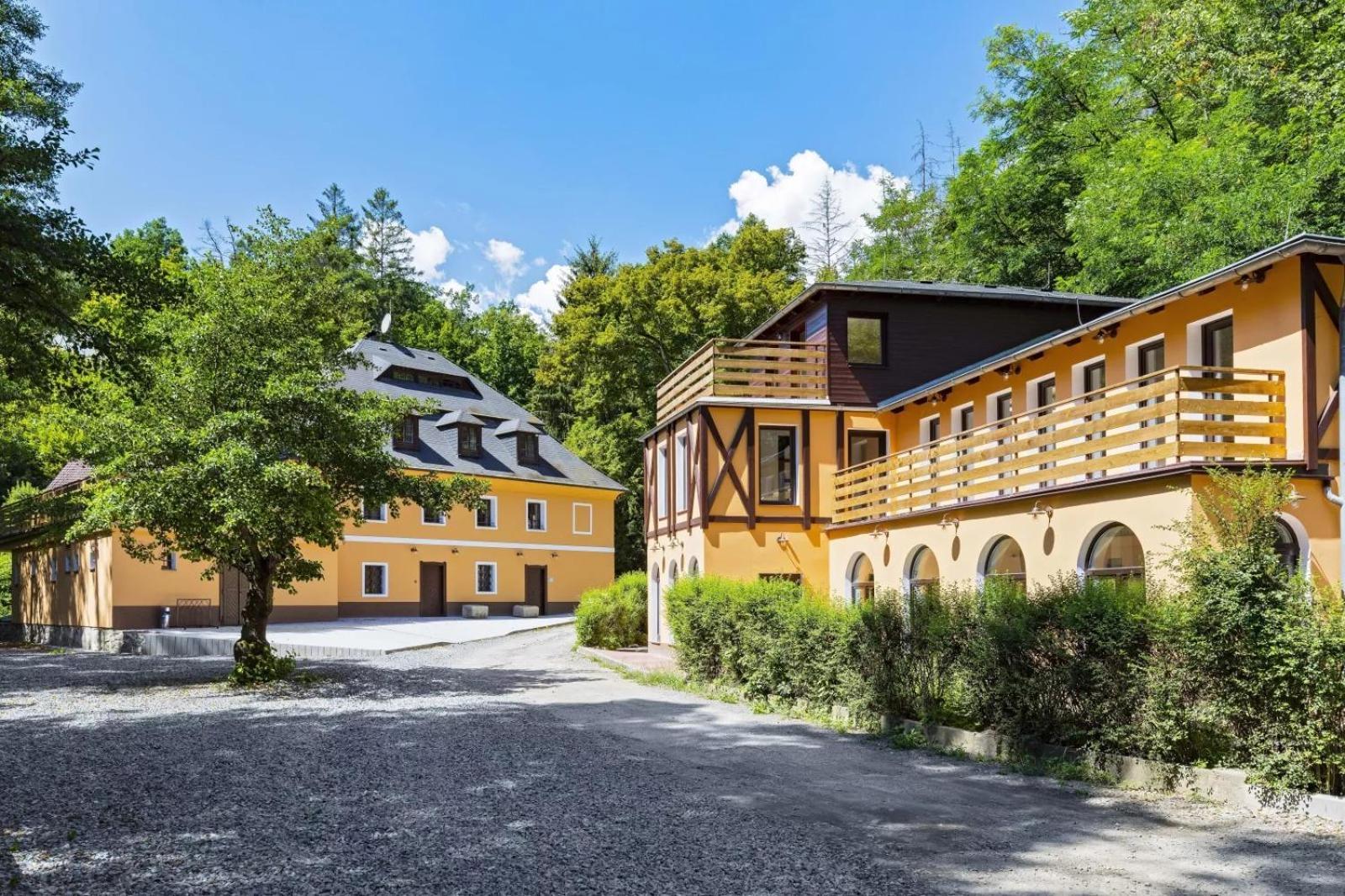 Apartman Spaleny Mlyn Lisnice Luaran gambar